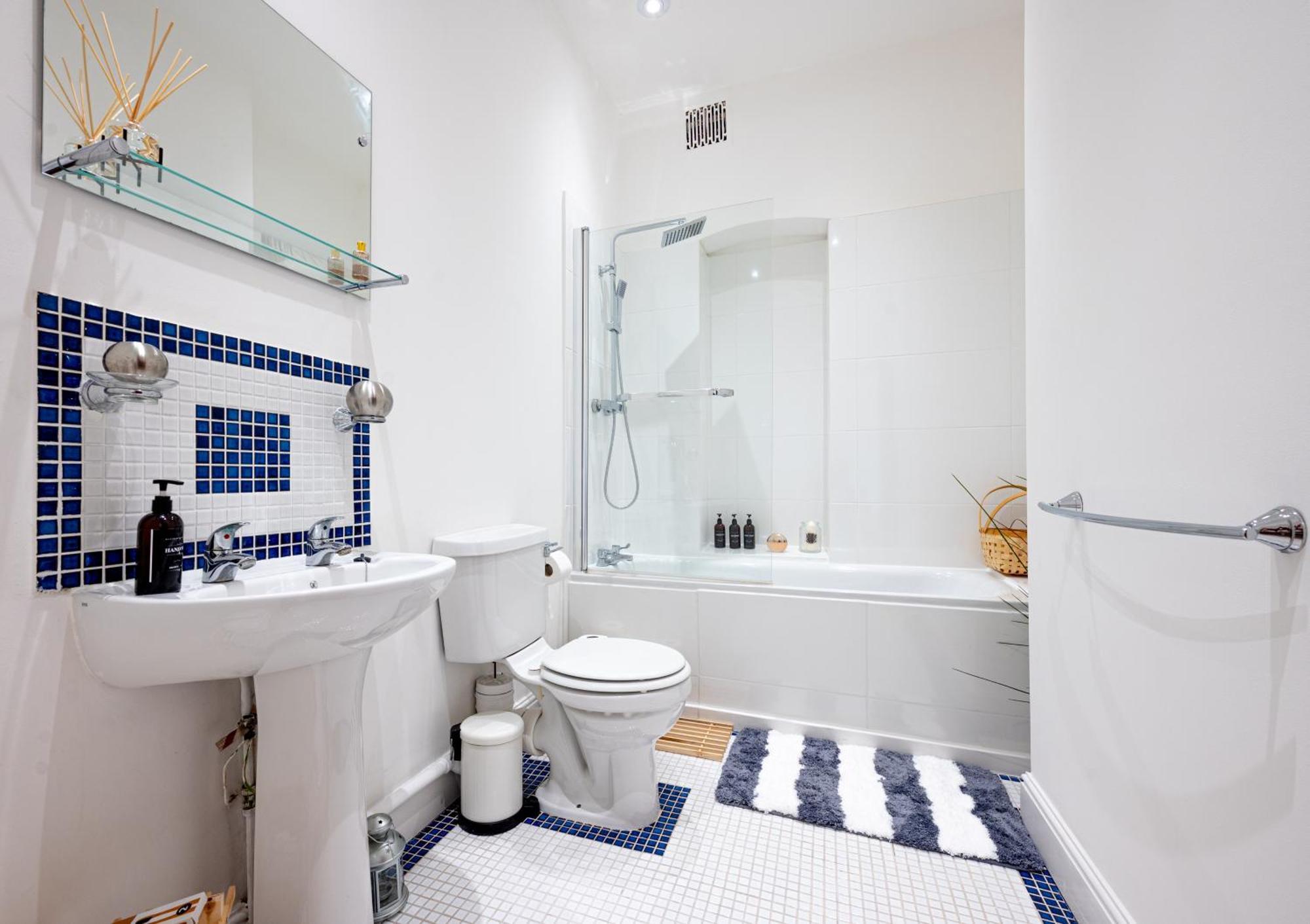 Appartamento One-Bed Flat, Kensington, Bank Payment To The Host Within 24H From The Reservation Londra Esterno foto