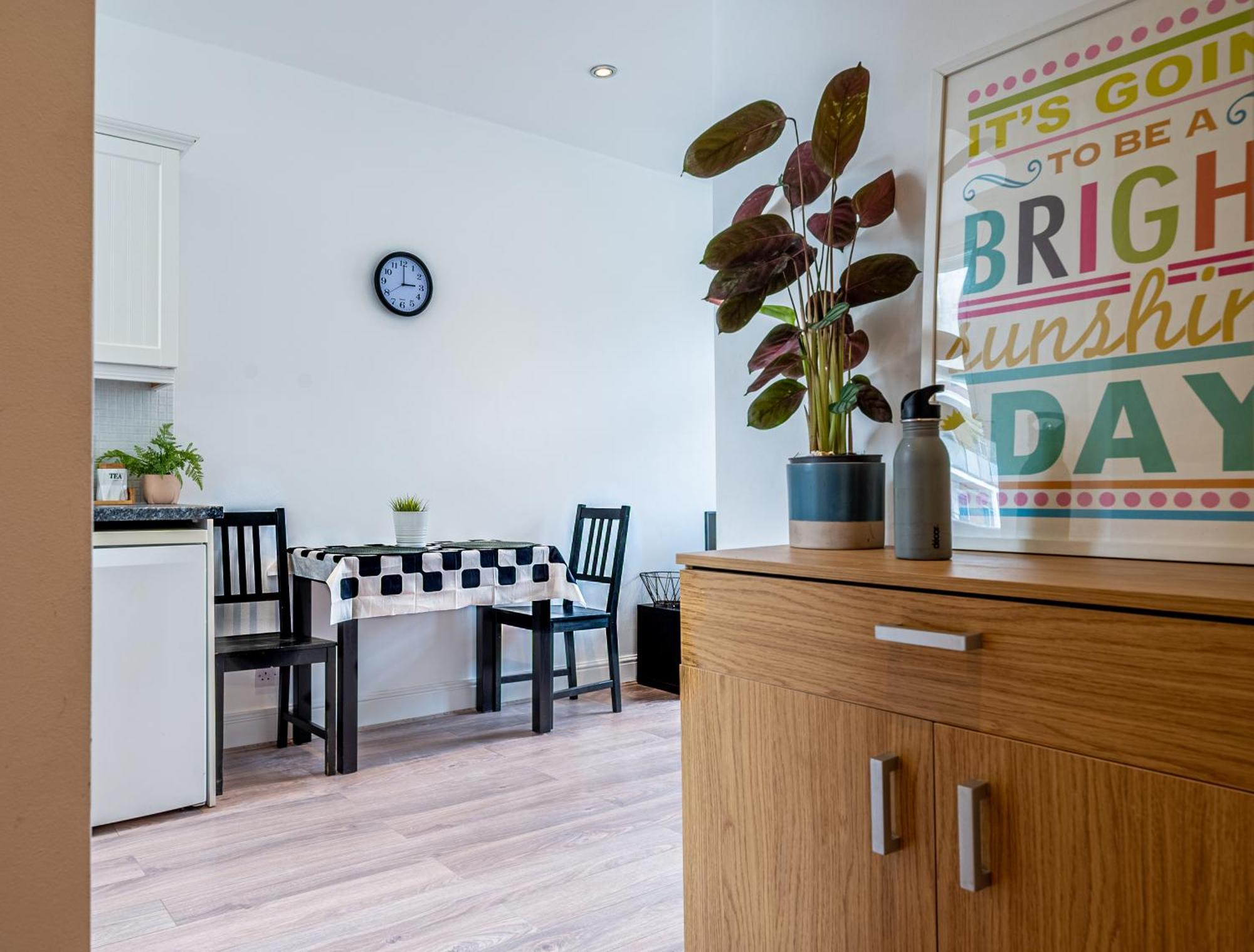 Appartamento One-Bed Flat, Kensington, Bank Payment To The Host Within 24H From The Reservation Londra Esterno foto