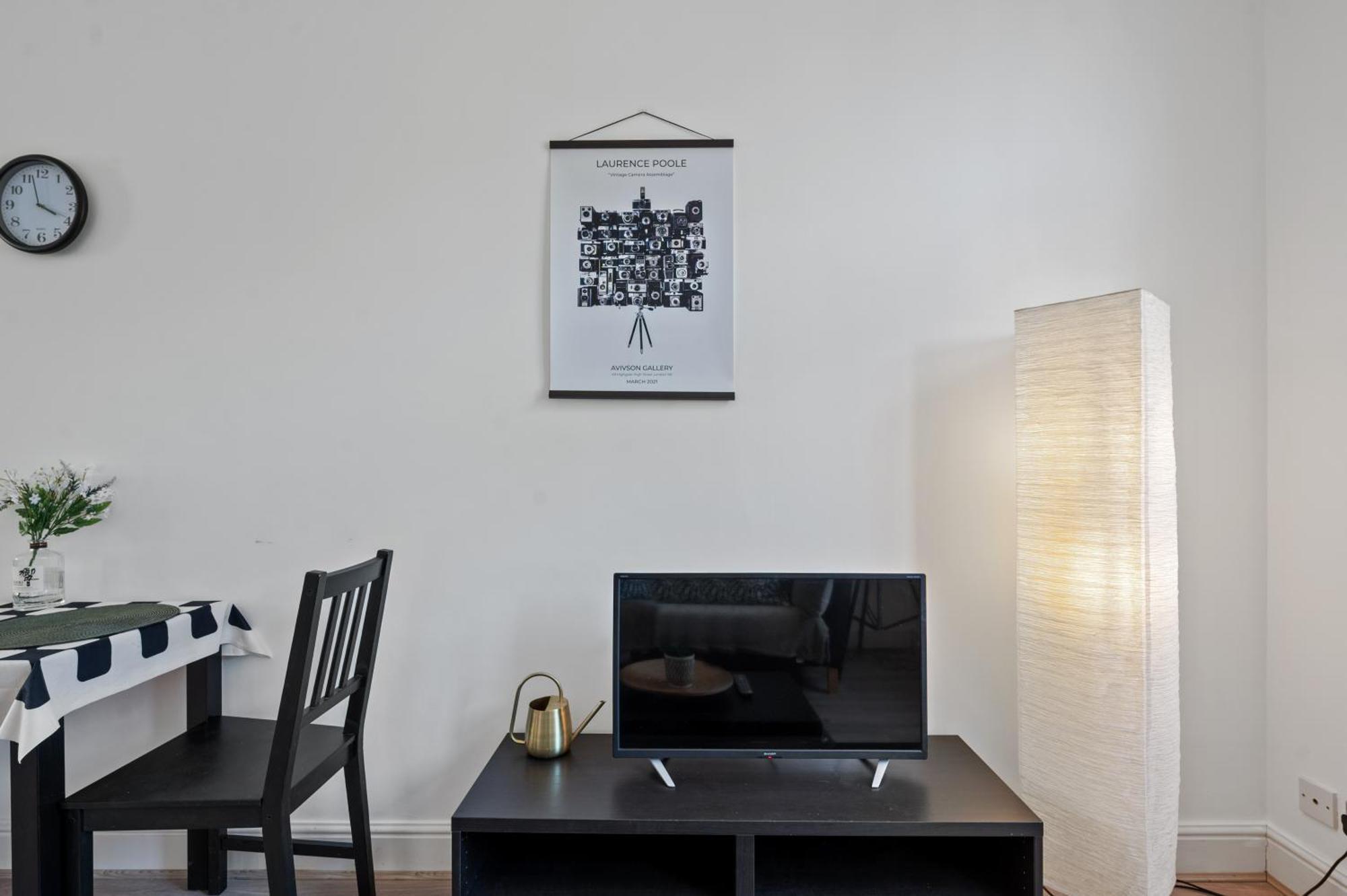 Appartamento One-Bed Flat, Kensington, Bank Payment To The Host Within 24H From The Reservation Londra Esterno foto